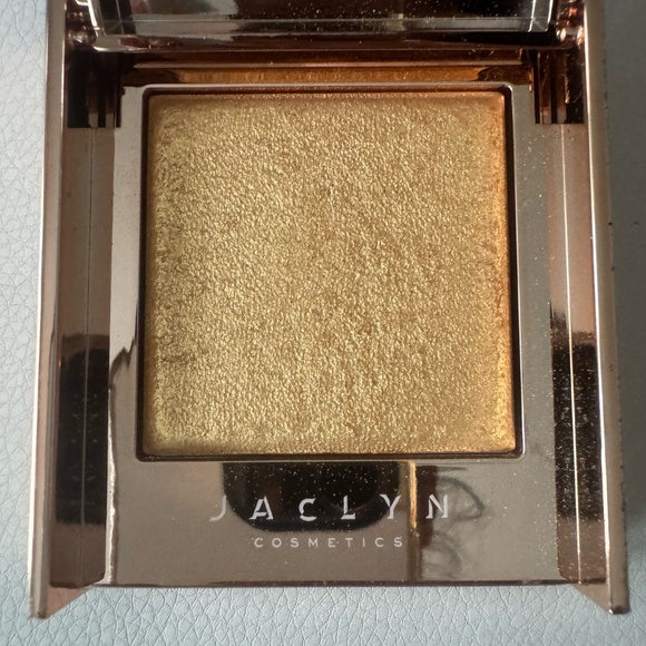 Jaclyn Cosmetics "Go For Gold" highlighter - Picture 2 of 6